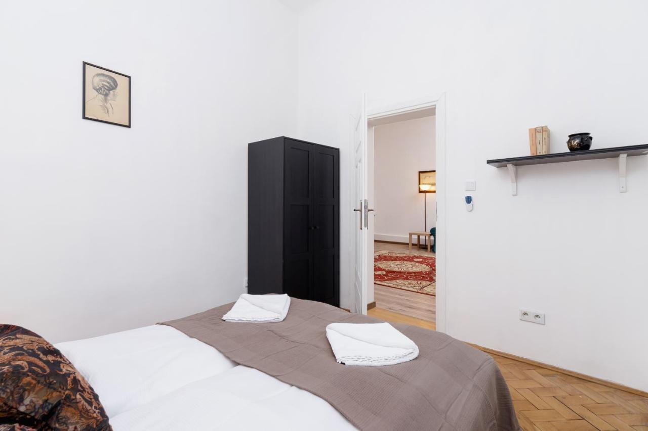 Apartment Pijarska Kraków by Renters Cracóvia Exterior foto