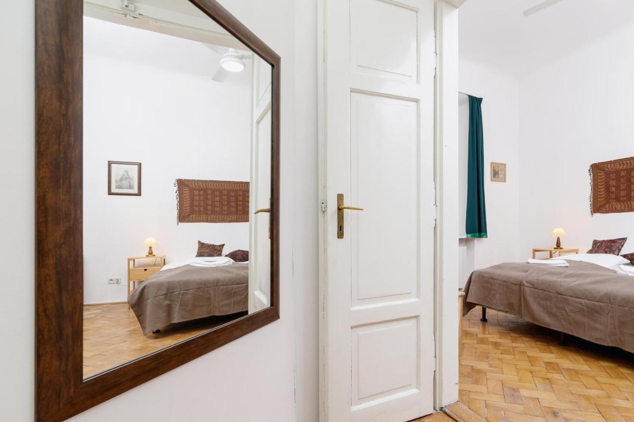 Apartment Pijarska Kraków by Renters Cracóvia Exterior foto